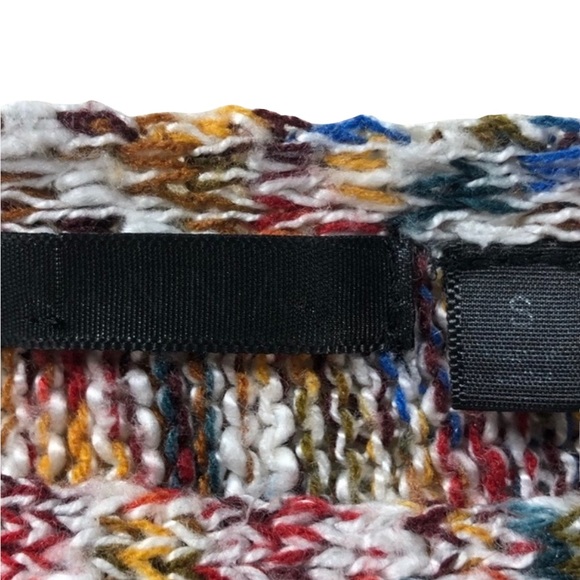 Hanna size Small rainbow colored soft short sleeve sweater great condition - Picture 3 of 4